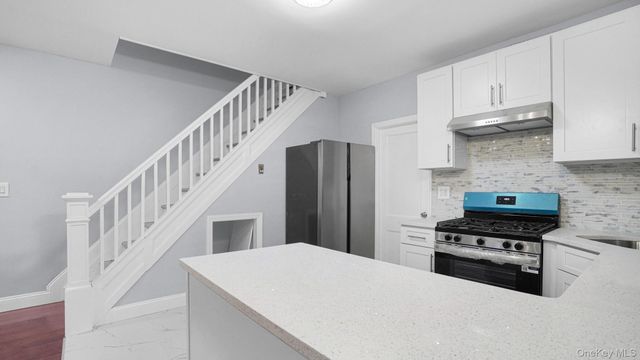 8925 201st Street, Hollis, NY 11423