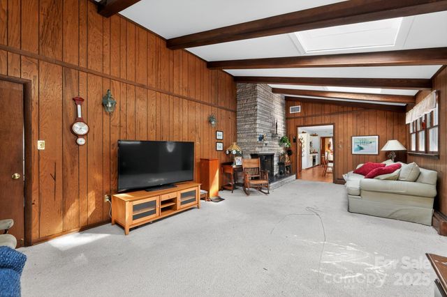 609 S Country Club Drive, Cullowhee, NC 28723