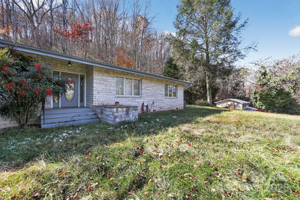 609 S Country Club Drive, Cullowhee, NC 28723