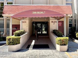 2101 Atlantic Shores Blvd 405, Hallandale Beach, FL 33009