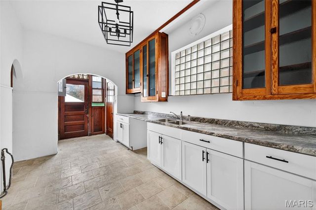 6623 Leona Street, St Louis, MO 63116