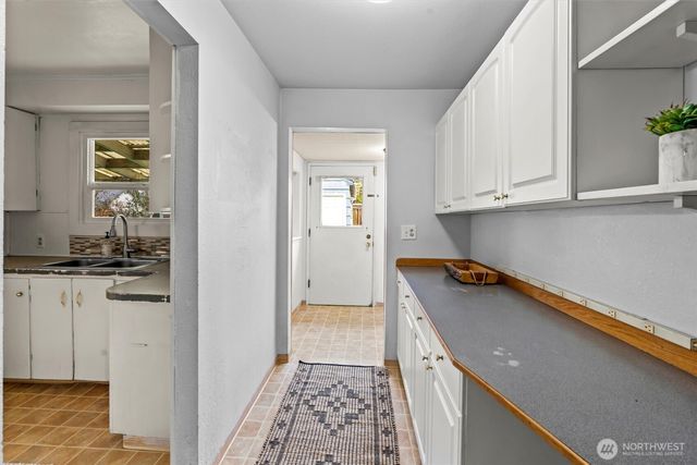 1715 McDougall Avenue, Everett, WA 98201