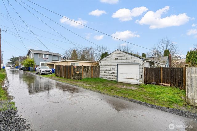 1715 McDougall Avenue, Everett, WA 98201