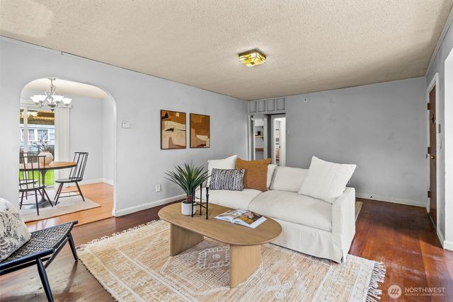 1715 McDougall Avenue, Everett, WA 98201