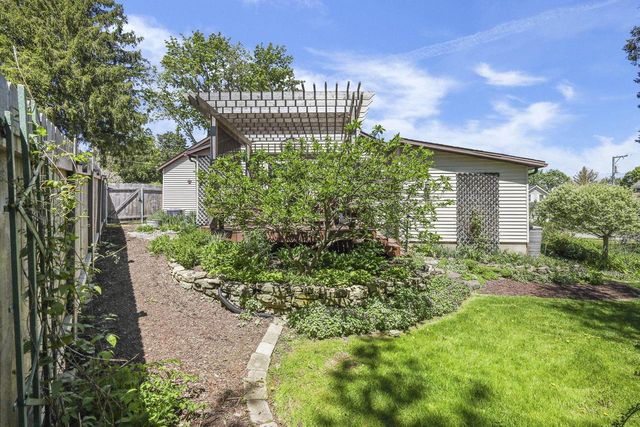 125 Locust Street, Lodi, WI 53555