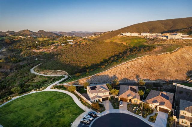 998 Woodhaven, San Marcos, CA 92069