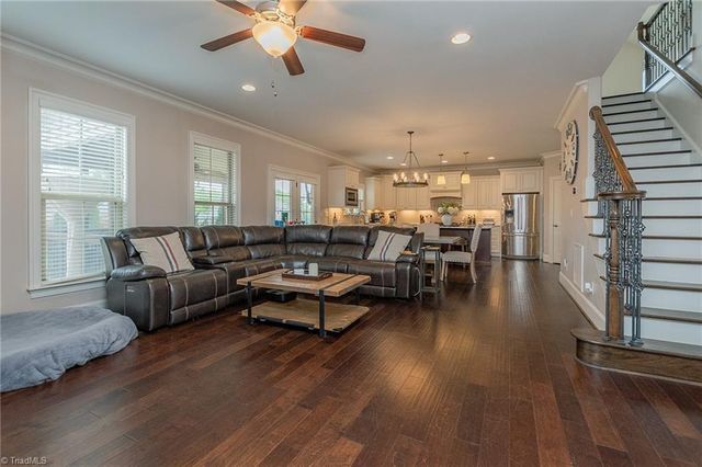 323 Oakleaf Drive, Lexington, NC 27295