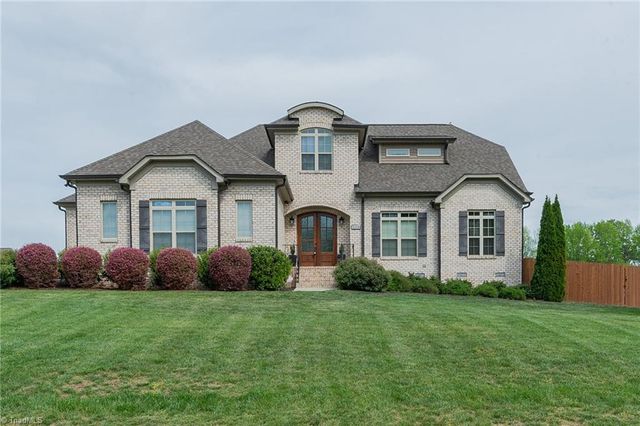 323 Oakleaf Drive, Lexington, NC 27295