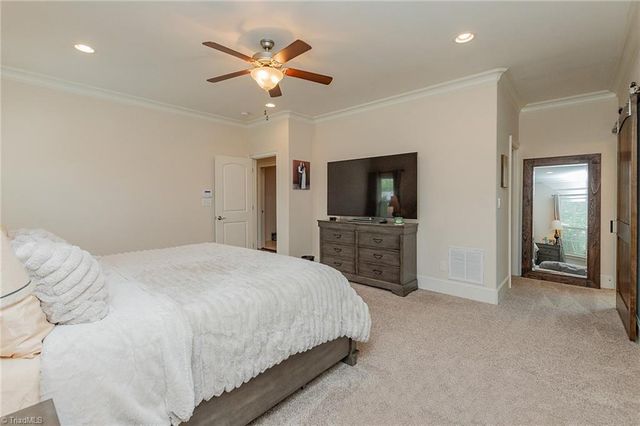 323 Oakleaf Drive, Lexington, NC 27295
