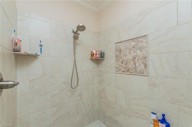323 Oakleaf Drive, Lexington, NC 27295