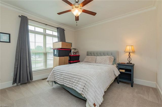 323 Oakleaf Drive, Lexington, NC 27295