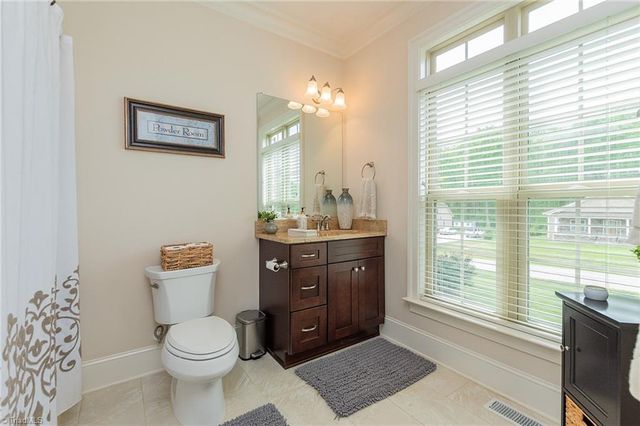 323 Oakleaf Drive, Lexington, NC 27295