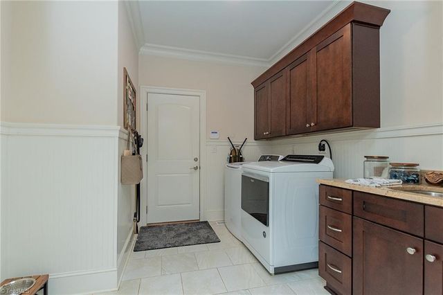 323 Oakleaf Drive, Lexington, NC 27295