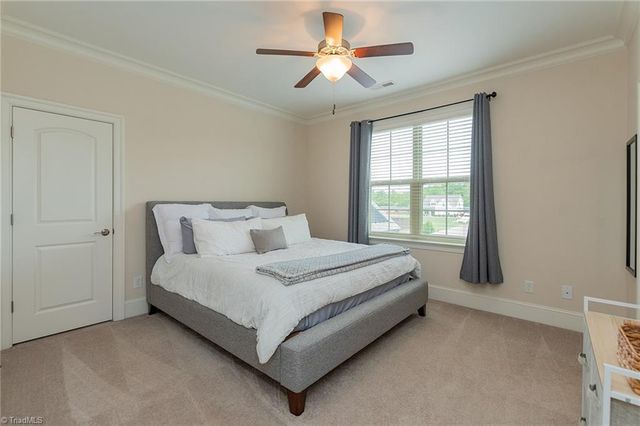 323 Oakleaf Drive, Lexington, NC 27295