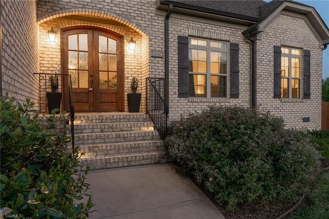 323 Oakleaf Drive, Lexington, NC 27295