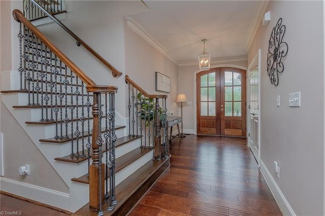 323 Oakleaf Drive, Lexington, NC 27295