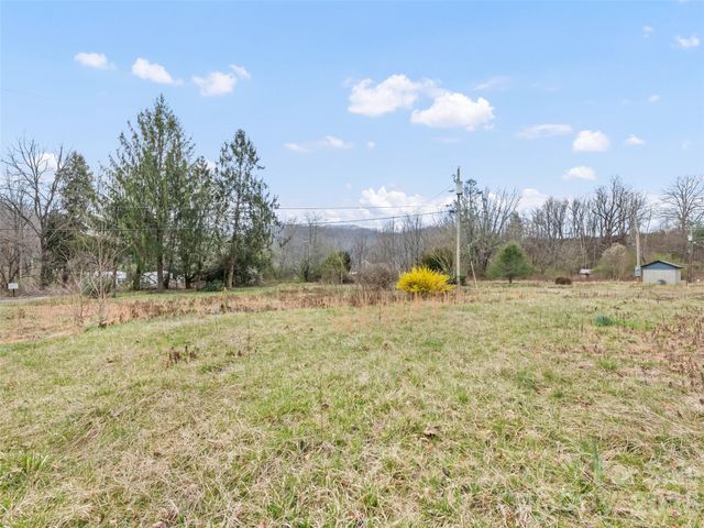 72 Topeka Drive, Sylva, NC 28779