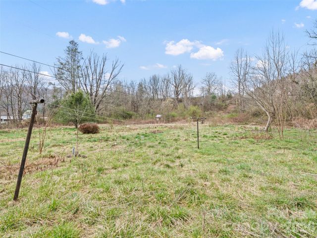 72 Topeka Drive, Sylva, NC 28779