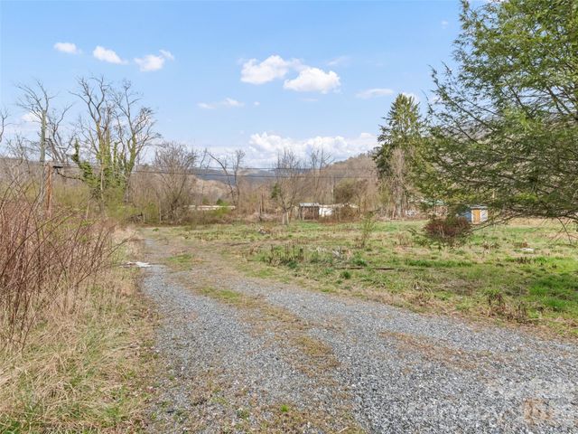 72 Topeka Drive, Sylva, NC 28779