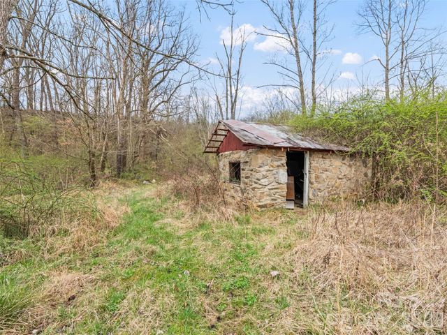 72 Topeka Drive, Sylva, NC 28779