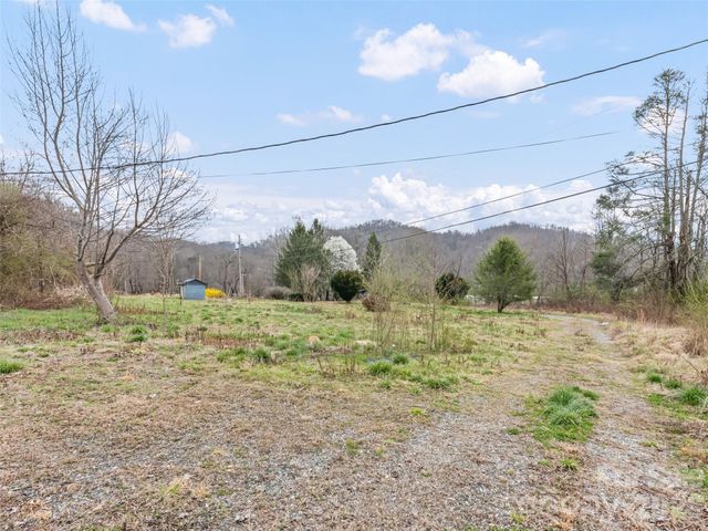 72 Topeka Drive, Sylva, NC 28779