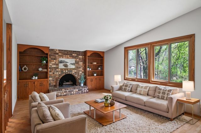 8285 Pleasant View Drive, Mounds View, MN 55112
