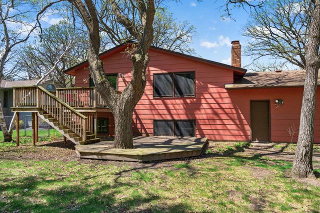 8285 Pleasant View Drive, Mounds View, MN 55112