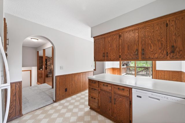 8285 Pleasant View Drive, Mounds View, MN 55112