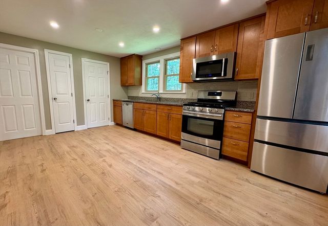 4 Link St 0, Foxboro, MA 02035