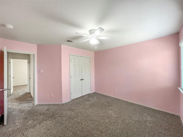 212 Foster LN, Jarrell, TX 76537