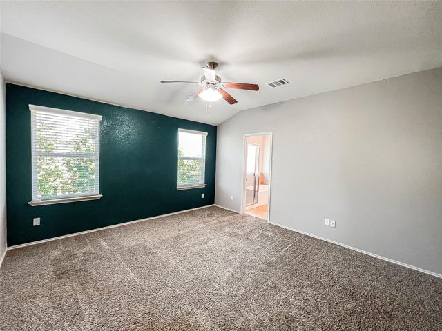 212 Foster LN, Jarrell, TX 76537
