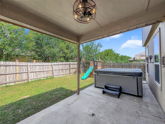 212 Foster LN, Jarrell, TX 76537