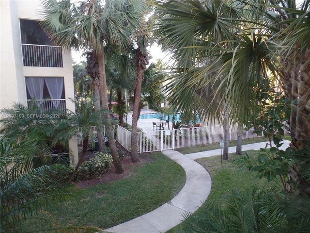 5672 Rock Island Road 260, Tamarac, FL 33319