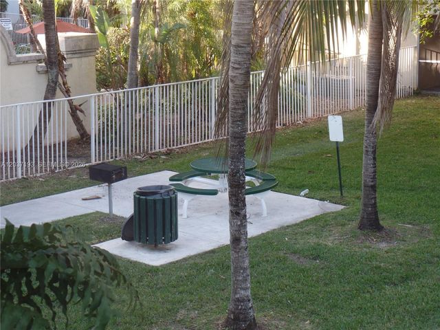 5672 Rock Island Road 260, Tamarac, FL 33319