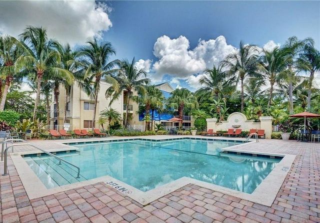 5672 Rock Island Road 260, Tamarac, FL 33319