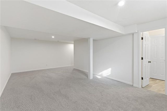 130 Hampton Court, Lansing, KS 66043