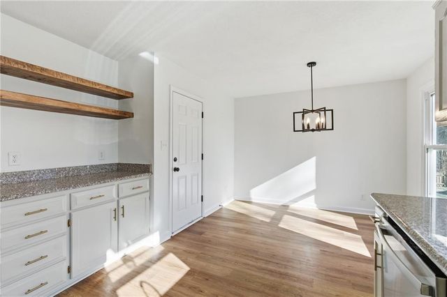 130 Hampton Court, Lansing, KS 66043