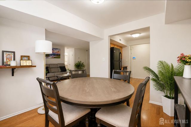 207 Sierra Court A, Woodbridge Proper, NJ 07095