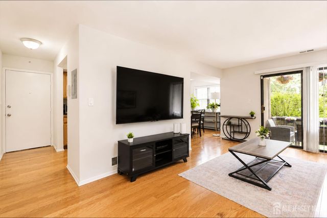 207 Sierra Court A, Woodbridge Proper, NJ 07095