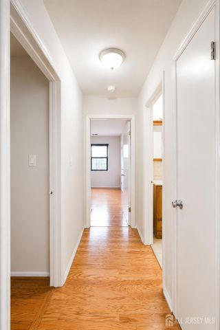 207 Sierra Court A, Woodbridge Proper, NJ 07095