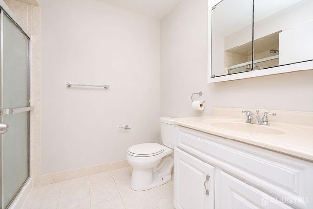 207 Sierra Court A, Woodbridge Proper, NJ 07095
