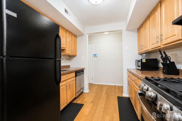 207 Sierra Court A, Woodbridge Proper, NJ 07095