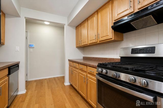 207 Sierra Court A, Woodbridge Proper, NJ 07095