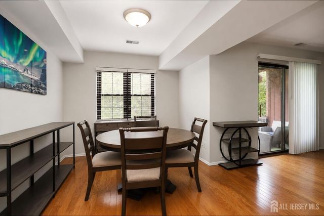 207 Sierra Court A, Woodbridge Proper, NJ 07095