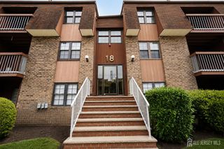 207 Sierra Court A, Woodbridge Proper, NJ 07095