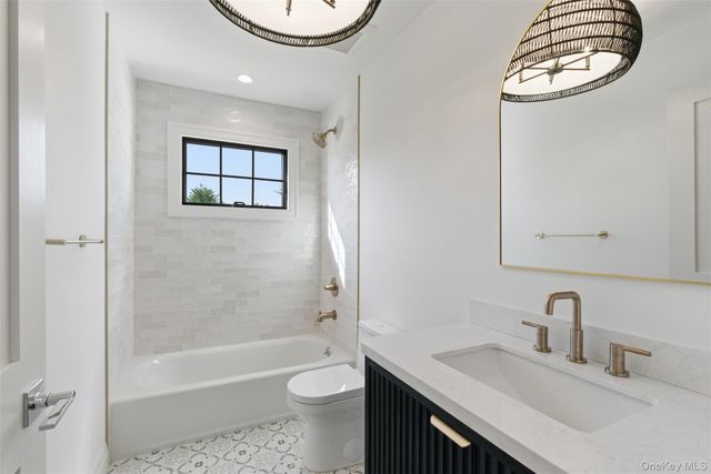 3 Westchester Avenue, Jericho, NY 11753