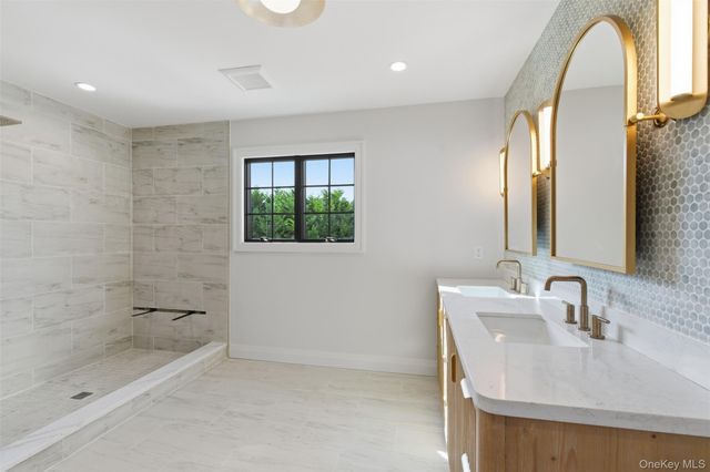 3 Westchester Avenue, Jericho, NY 11753