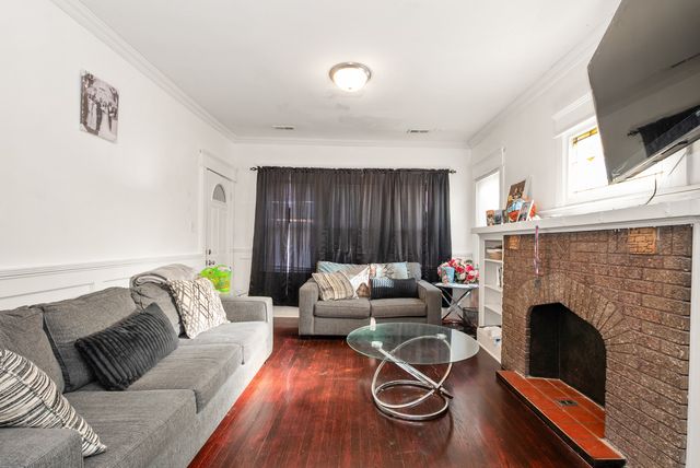 1828 S 58th Avenue, Cicero, IL 60804