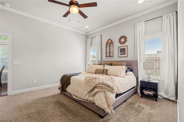 581 N Sabine Pass Road, Fayetteville, AR 72704