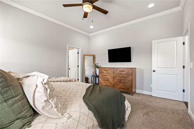 581 N Sabine Pass Road, Fayetteville, AR 72704